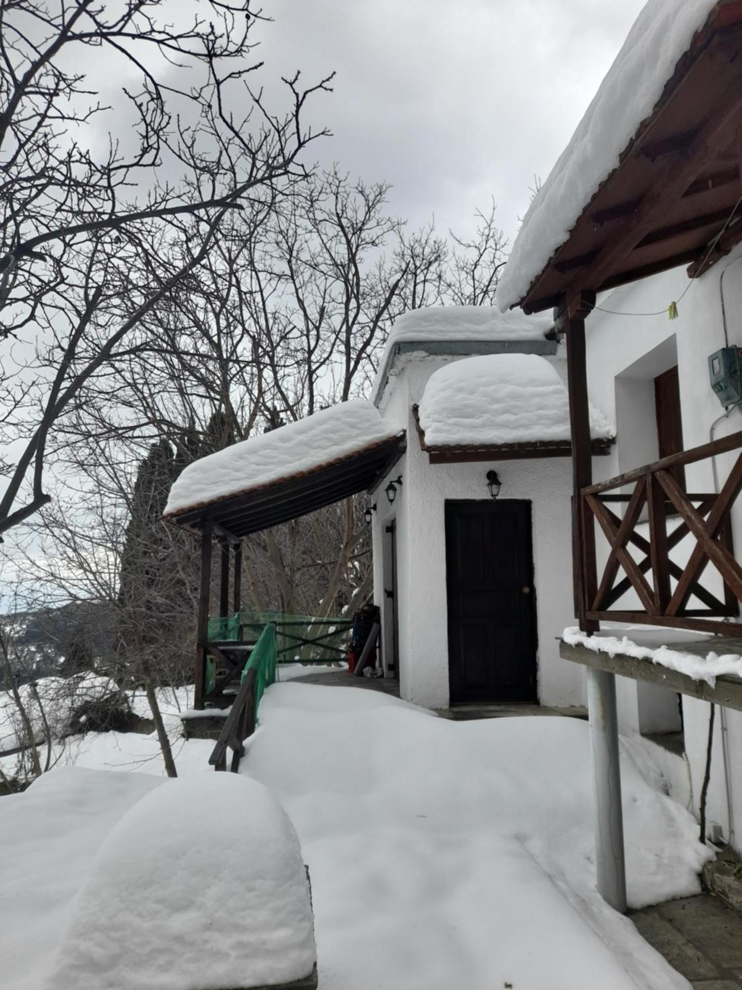 Mountain And Sea View Villa Miliész Kültér fotó