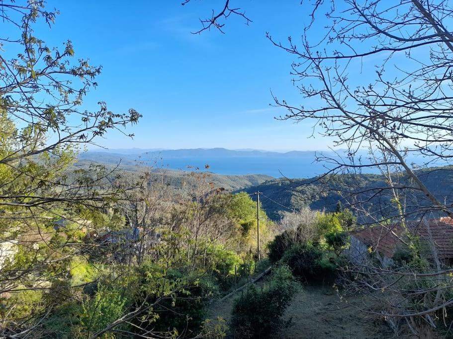Mountain And Sea View Villa Miliész Kültér fotó