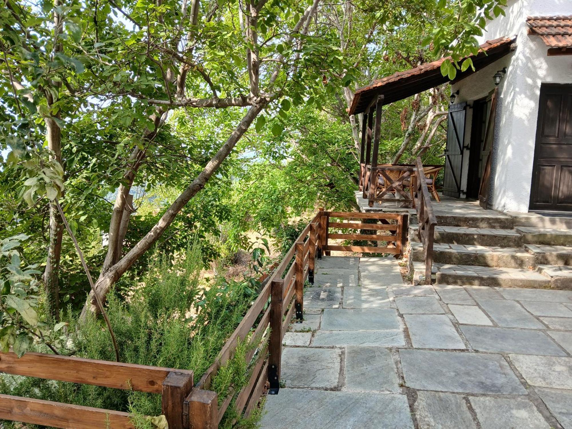 Mountain And Sea View Villa Miliész Kültér fotó